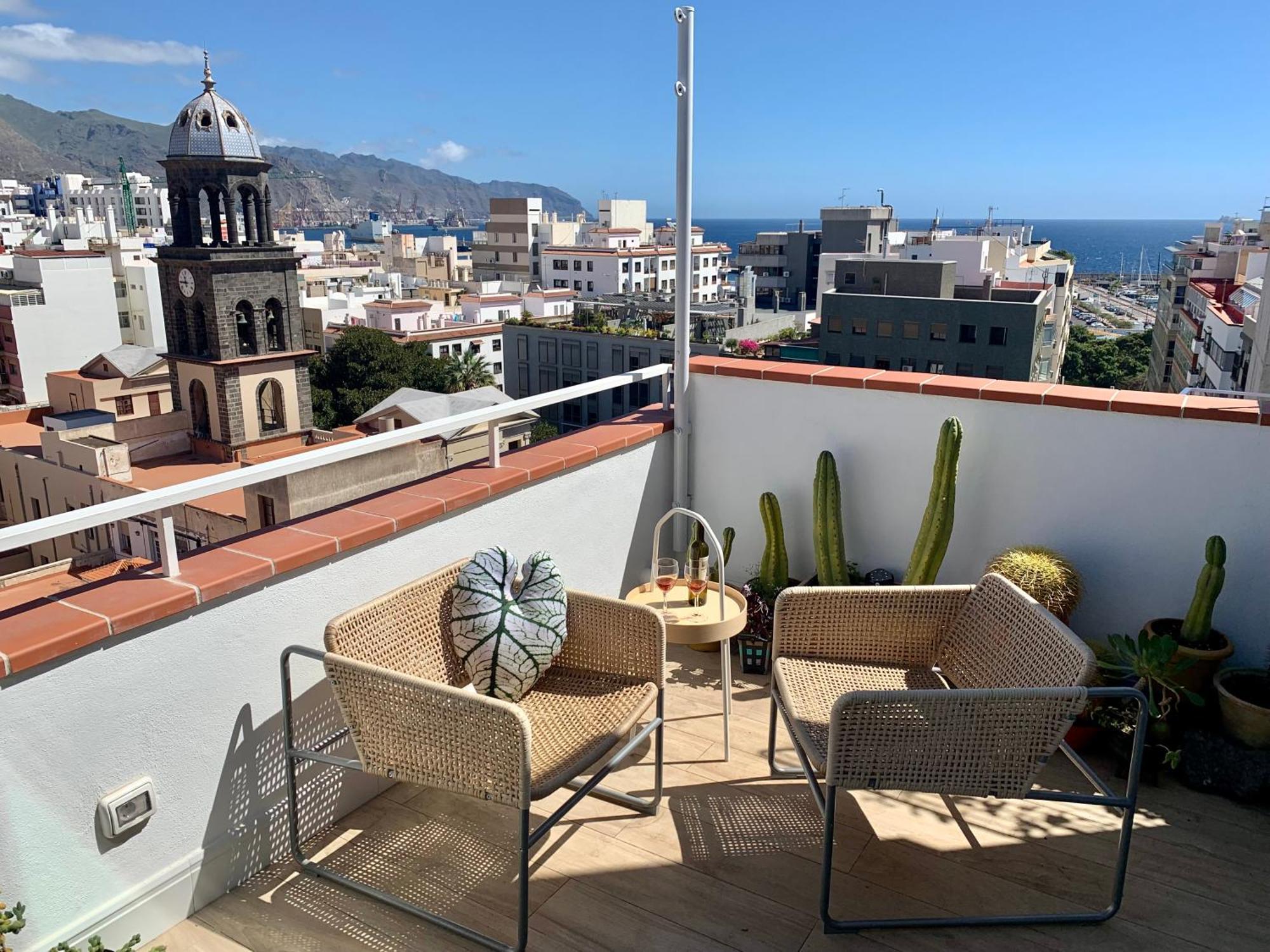 Atico Con Terraza, Vistas Panoramicas Y Parking Appartamento
