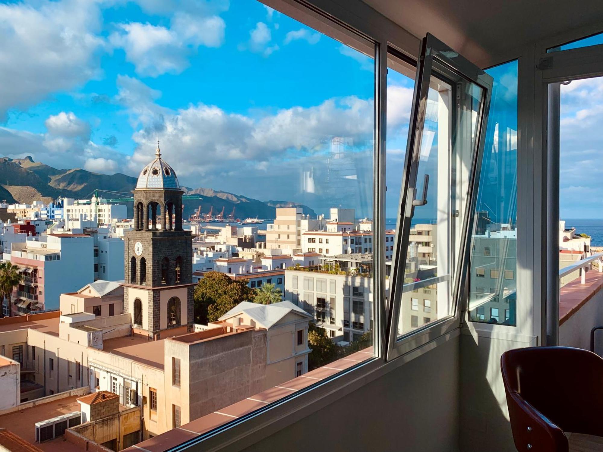 Atico Con Terraza, Vistas Panoramicas Y Parking *