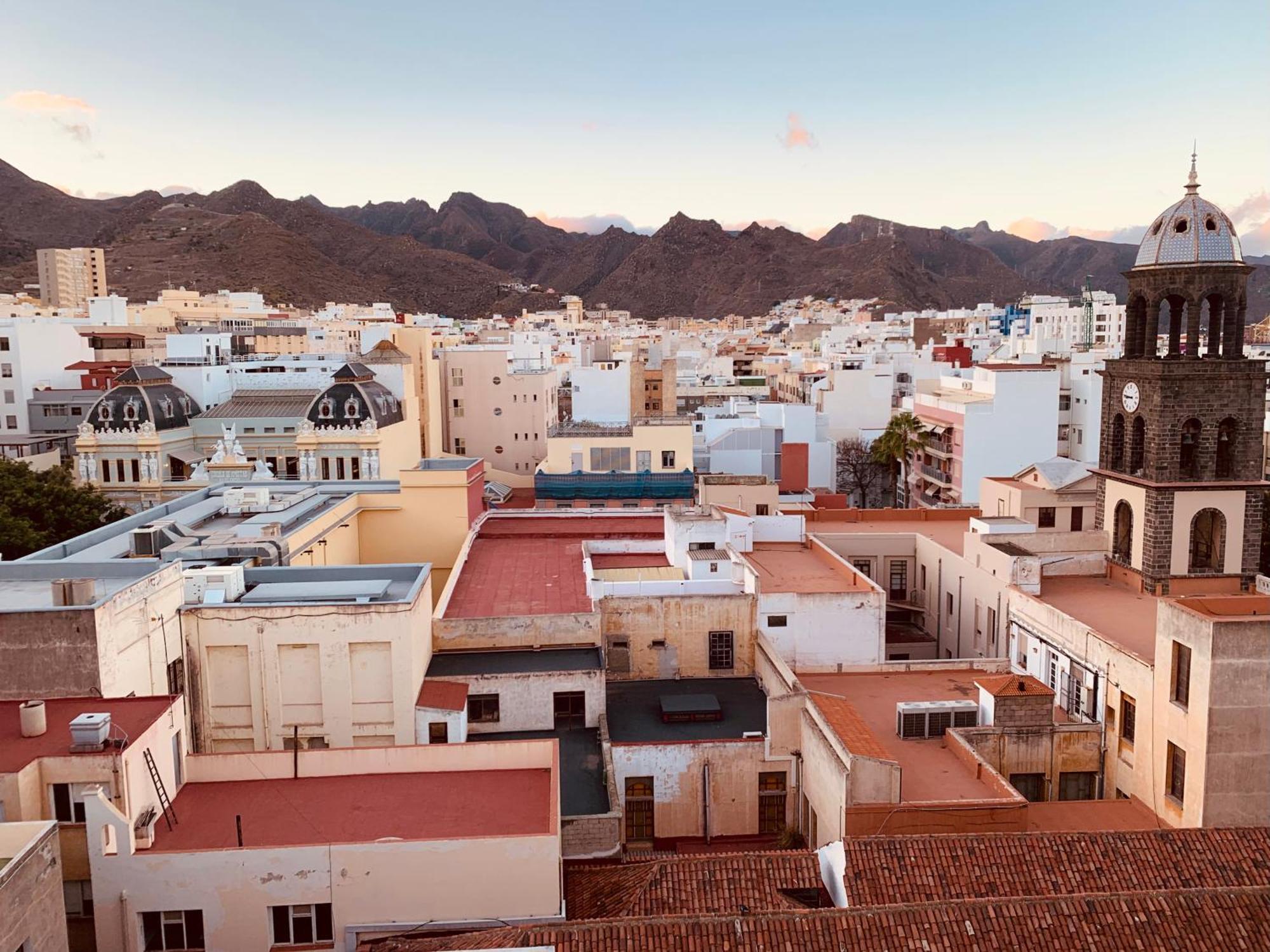 Atico Con Terraza, Vistas Panoramicas Y Parking Appartamento